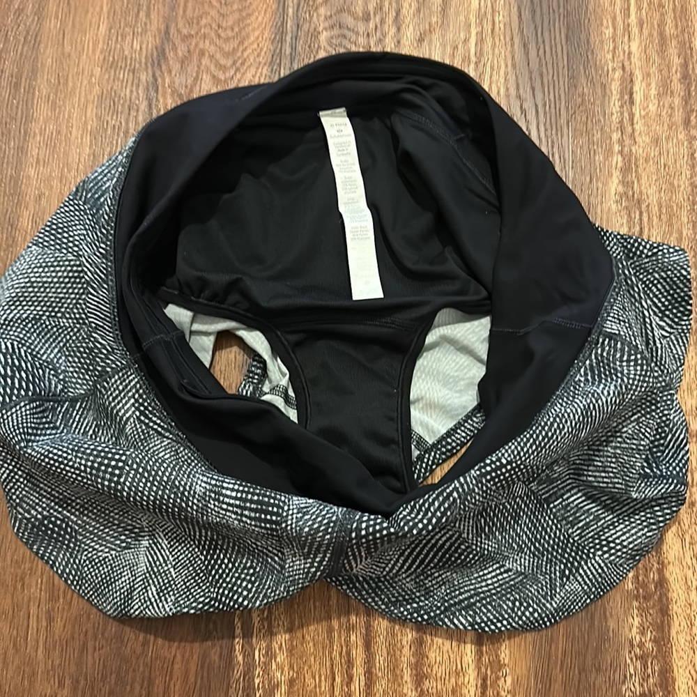 Lululemon Speed Up Size 6 - image 5